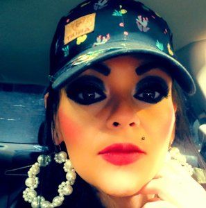 Meet your Posher, Lorena